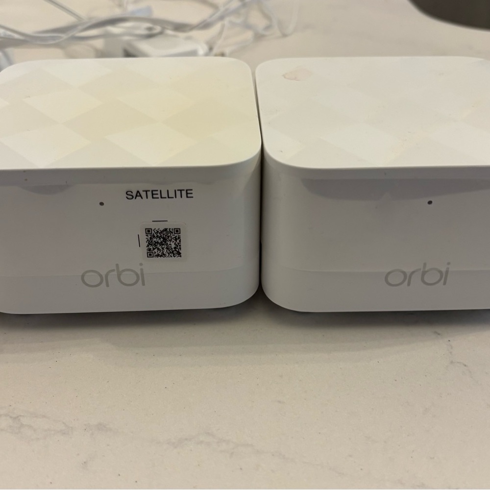 White Wireless Router System - Picture 3 of 3